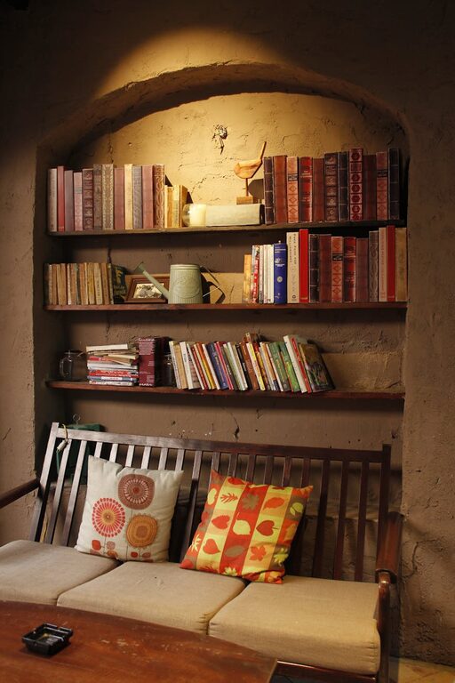 Tips for Creating a Cozy and Inviting Reading Nook at Home